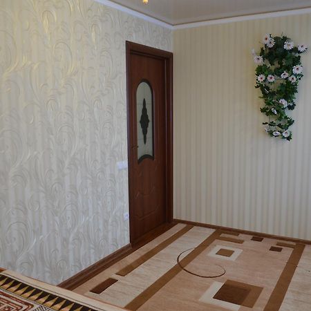Ветеринарный Apartamento Berdychiv Exterior foto
